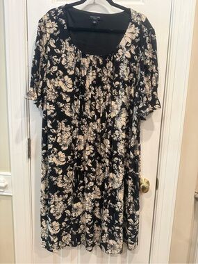 Perceptions Black and Ivory Floral Scoop-Neck Midi Dress, 3x